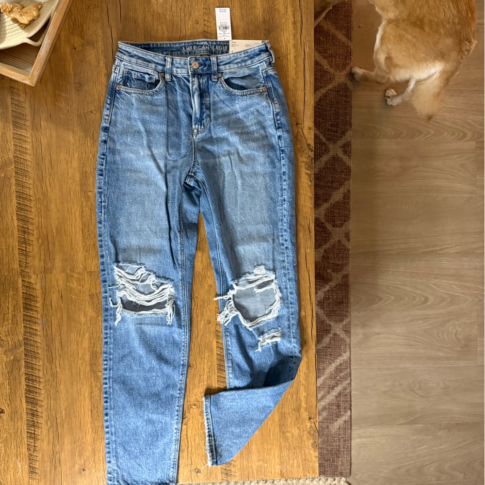 *NWT* American Eagle Outfitters mom Jean